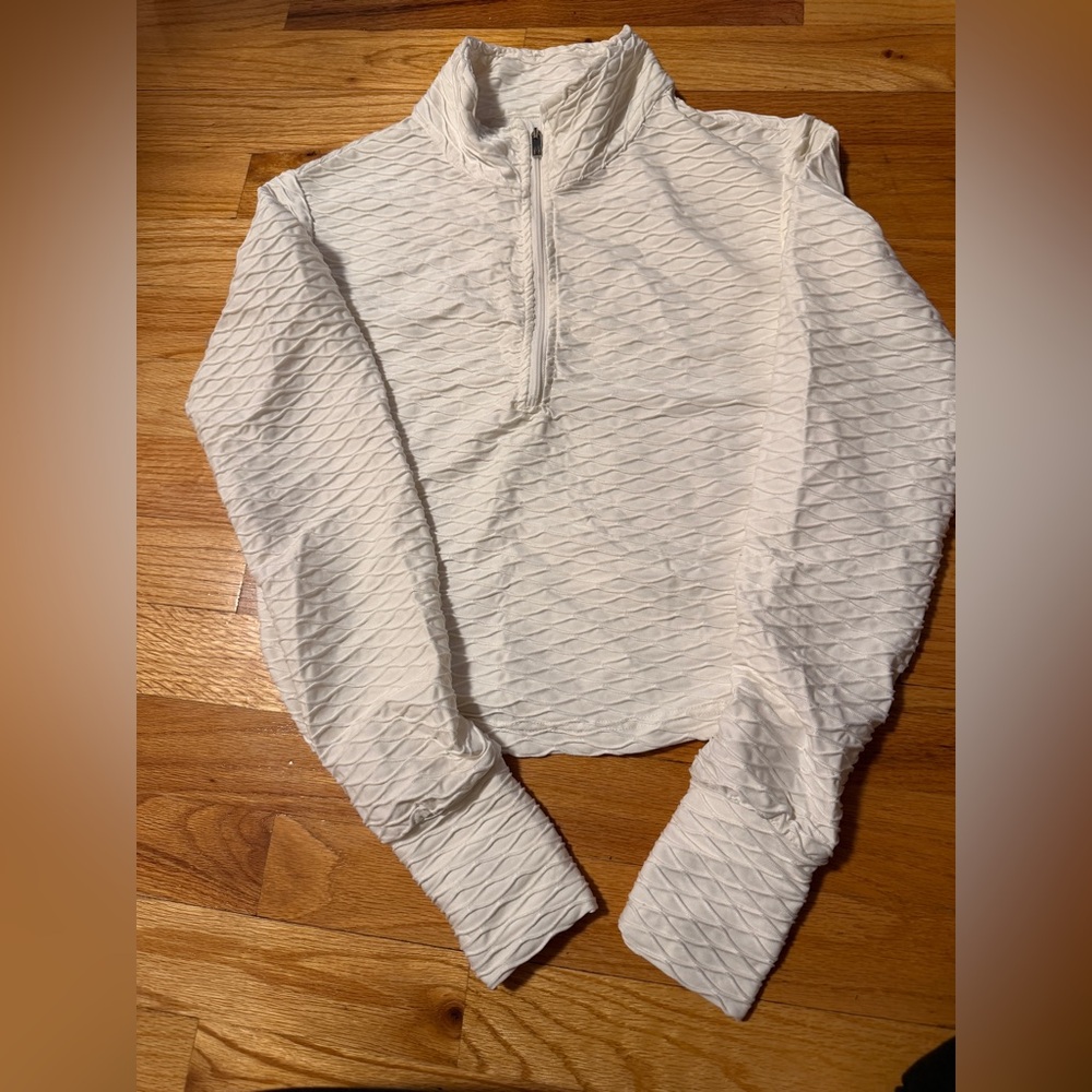 BuffBunny White Textured Quilted Pullover
